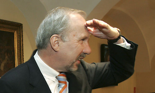 Ewald Nowotny looking past Q1 2015 before deciding on more action
