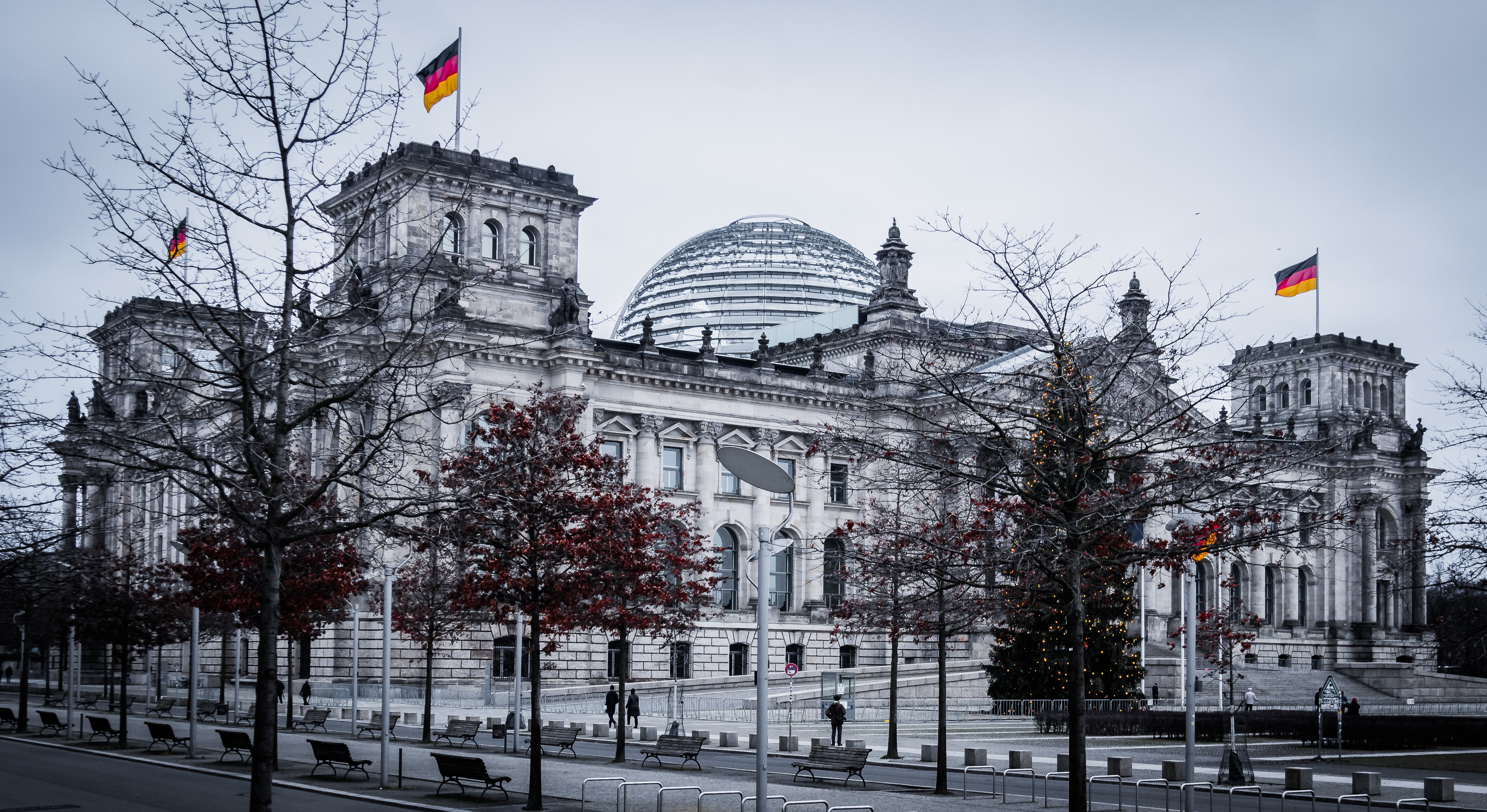 EUR risk ahead on German politics, Via Bloomberg.