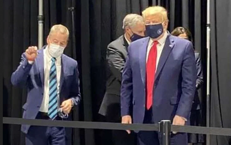Trump in a mask