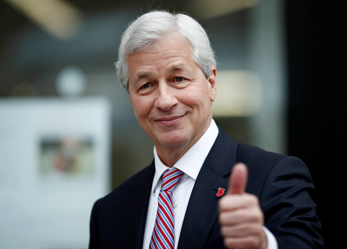 How does the JPMorgan CEO see the economy