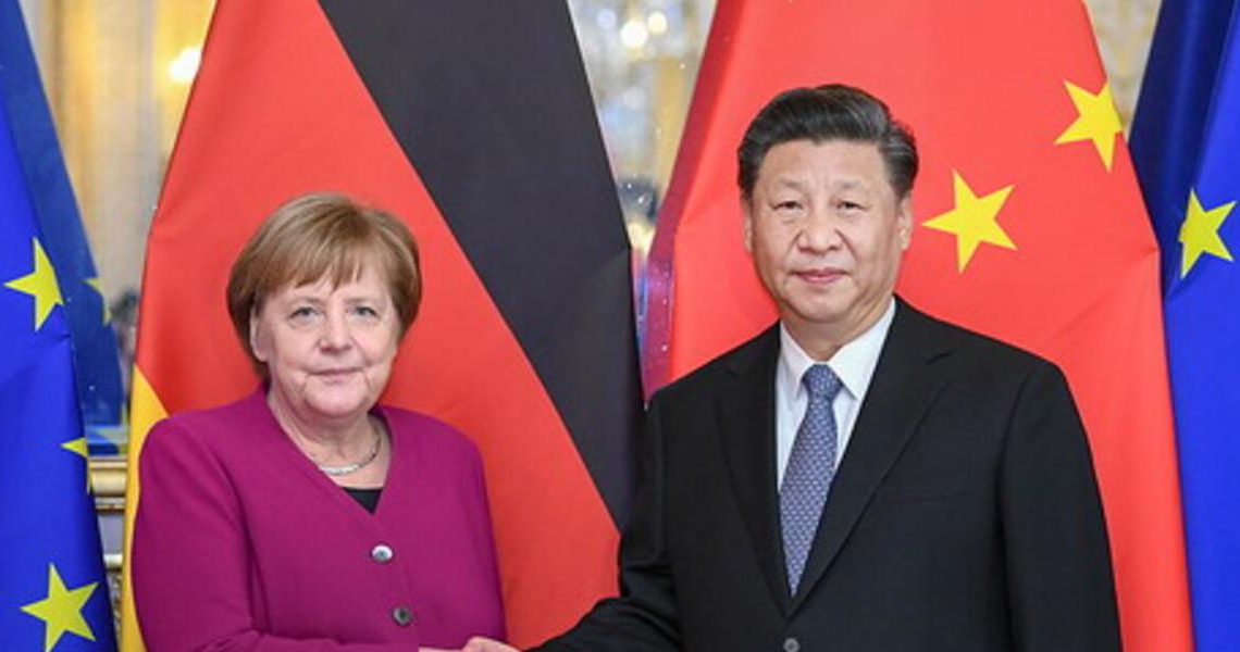 Chinese President Xi Jinping and German Chancellor Angela Merkel spoke in a phone conversation. 